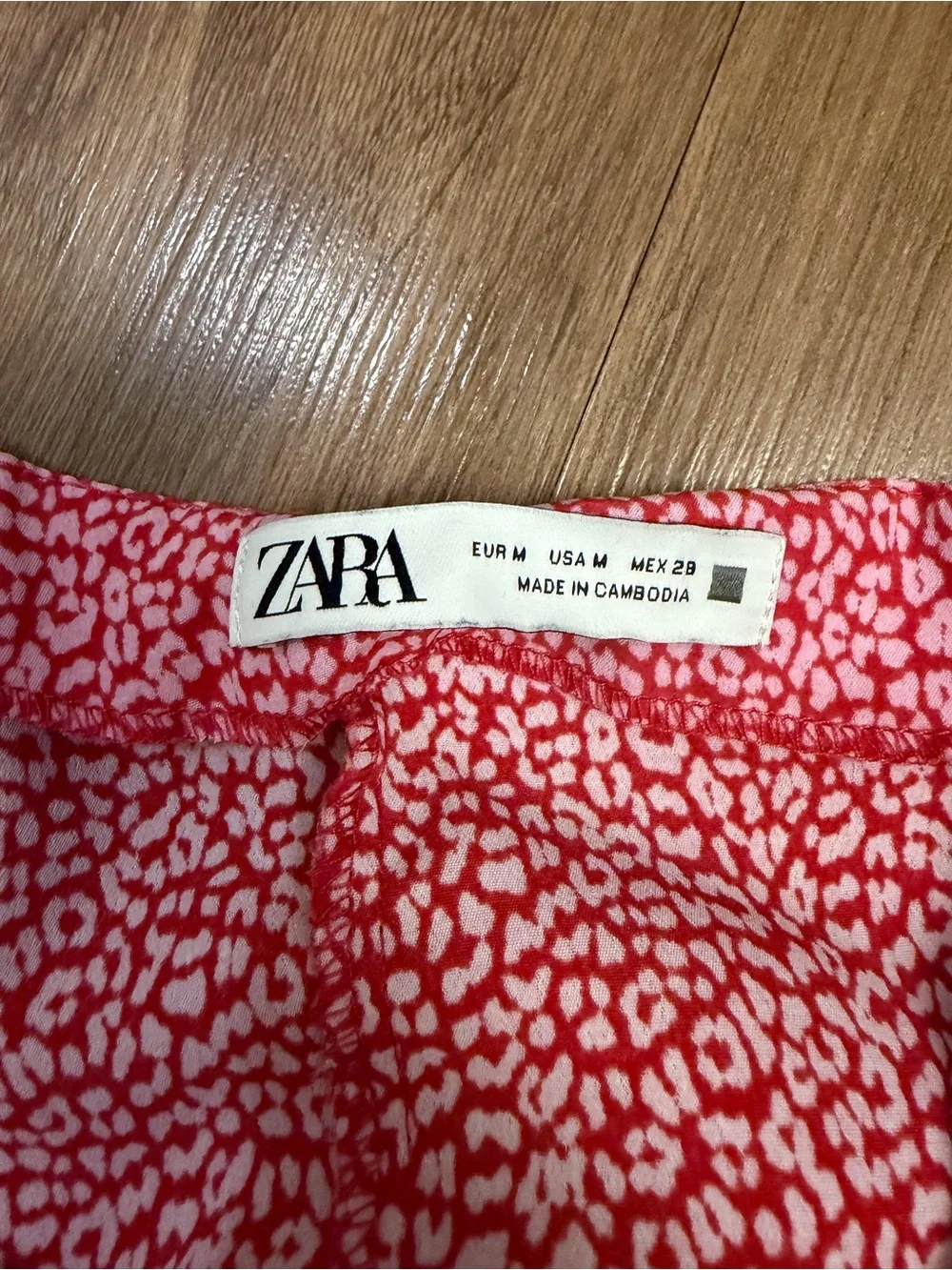 Zara Pink and Red Leopard Print Maxi Summer Dress with Wooden Ring Details - Picture 2 of 8